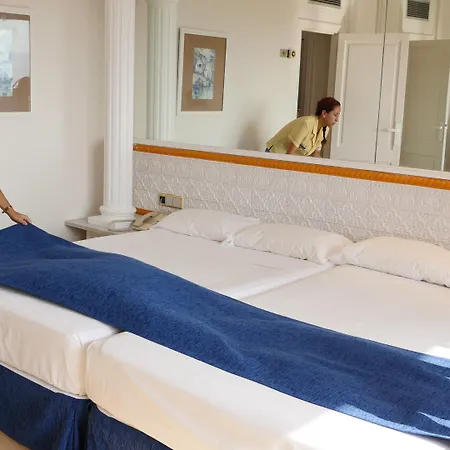 Playacapricho Hotel 4*