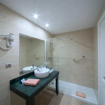 Playacapricho Hotel 4*