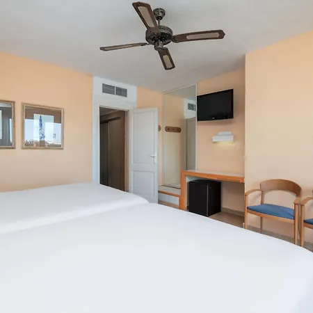 Hotel Playacapricho 4*