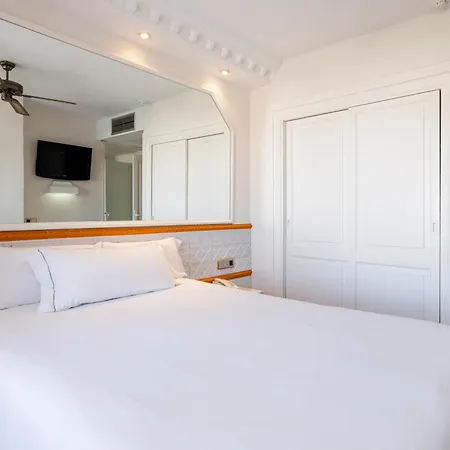 Hotel Playacapricho 4*